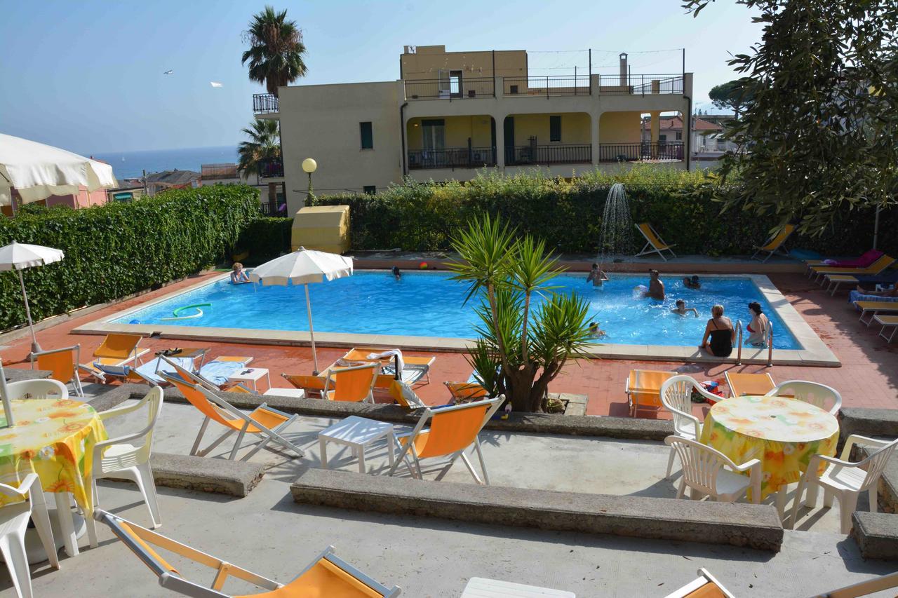פייטרה ליגורה Residence Mare Verde מראה חיצוני תמונה